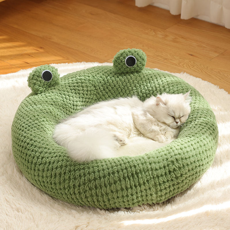 Cozy Little Frog Plush Pet Nest for Small Cats and Dogs - Perfect Autumn/Winter Home for Pets up to 5KG